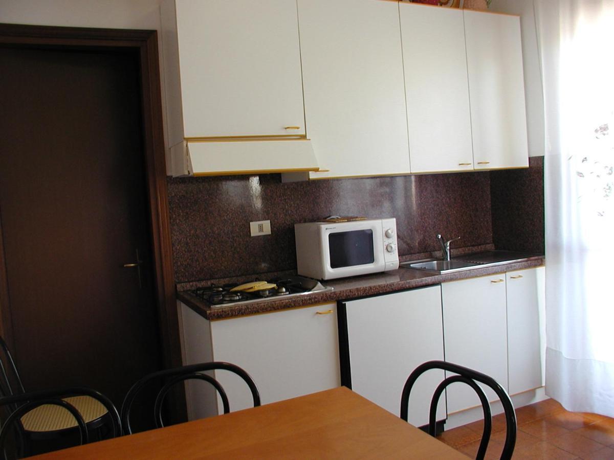 Residence Valbella Con Piscina Bibione Exterior foto